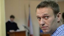 Суд отказался отправлять Навального в колонию, но продлил испытательный срок на три месяца