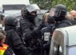 Террорист кинулся из окна в объятия спецназа, прессы и политиков