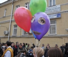 Девушкам из Pussy Riot продлили срок содержания под стражей